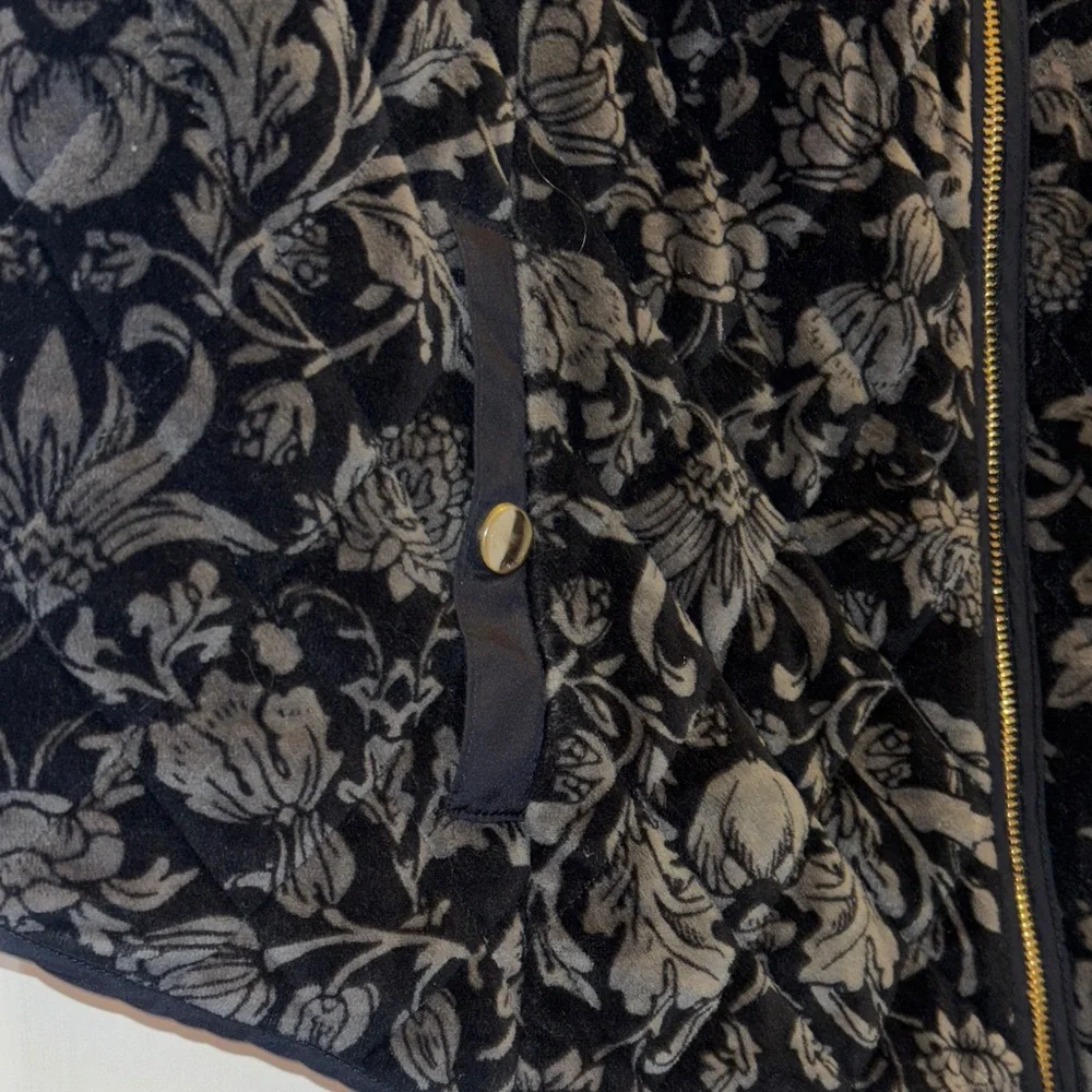 Charter Club Black and Gray Floral Women's Vest - Picture 5 of 10